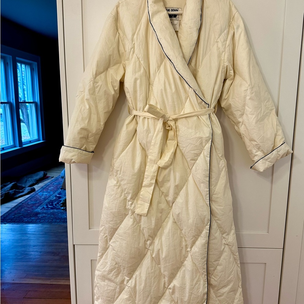 Super Warm Never Worn Down Robe